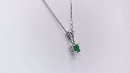 Dije oro blanco con esmeralda natural - DOB056